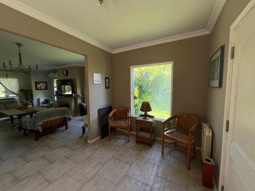 Casa En Venta En Los Jazmines, Pilar Del Este, Pilar
