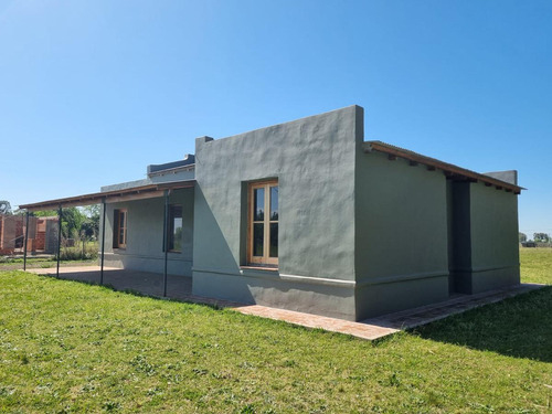 Casa De Campo A Estrenar Sobre Lote De 3800 M2 - Saladillo - Zona Mini Zoo