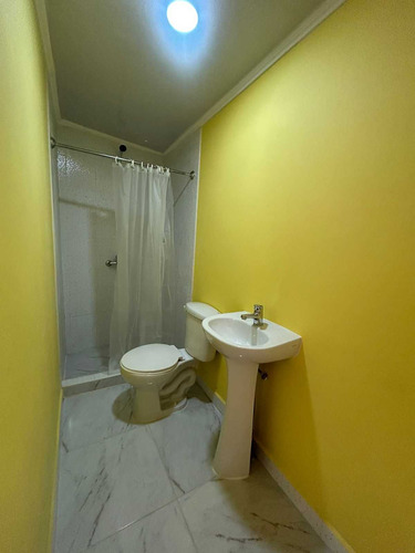 Residencial Con Galpon En Arriendo (69490)
