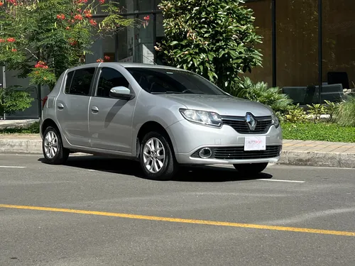 Renault Sandero 1.6 Intens / At