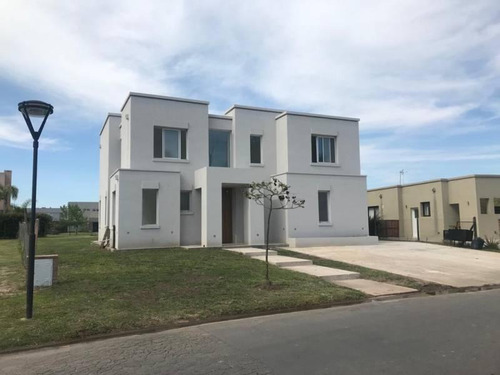 Imagen 2 de 16 de Casa En Venta En Barbarita