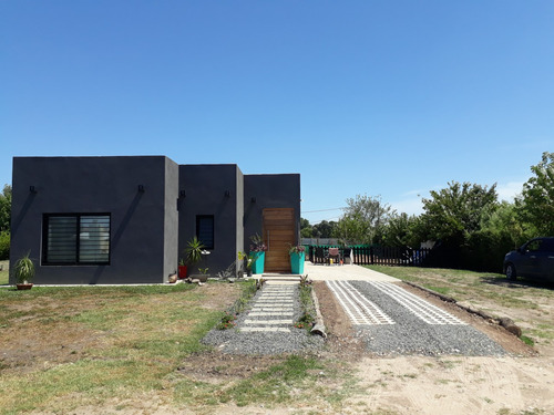 Barrio Cerrado ''tipas Blancas'' Hermosa Casa 4 Ambientes De Estilo Moderno  -apta  Credito