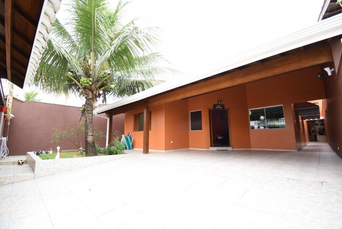Imagem 2 de 25 de Casa À 100 M Da Praia Com Piscina À Venda Em Peruíbe