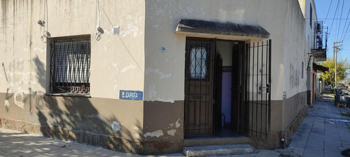 Casa En Venta Con Renta En Villa Centenario, Lomas De Zamora. Oportunidad