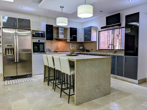 Imagen 1 de 25 de Negociable! Exclusivo Townhouse En Las Chimeneas, Residencias Aragón. 04125038440