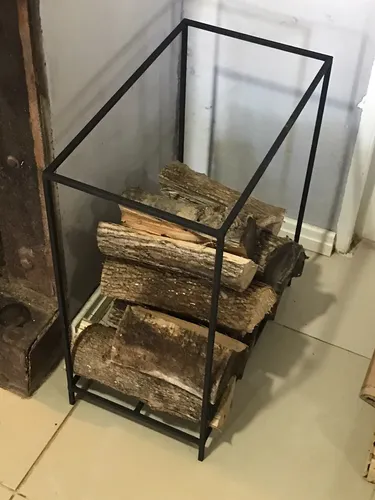 Parrilla Y Leñero En Hierro Para Estufa Minimalista