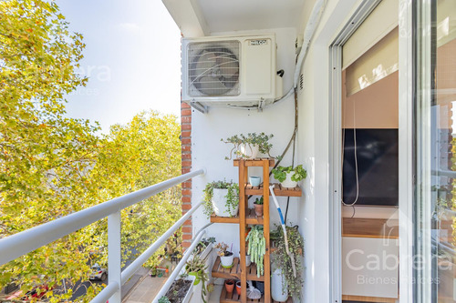 Venta Departamento De 2 Dormitorios Con Cochera En La Plata.