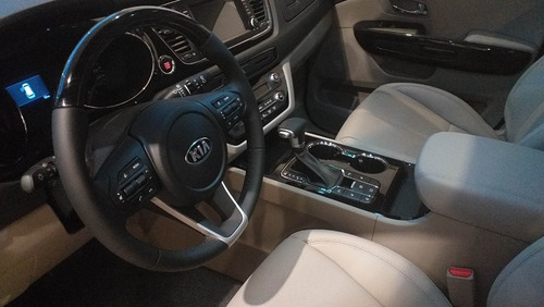 Kia Carnival 2.2 Premium Con Doble Techo 2021
