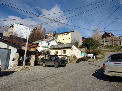 Propiedad Céntrica Con Antiguo Edificio De Renta, Lote Apto Para Nuevo Edificio De Departamentos, Servicios Conectados De Agua, Luz Y Gas.