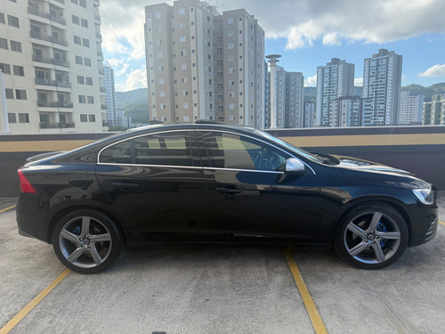 Volvo S60 3.0 T6 R-design 4p