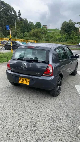 Renault CLIO STYLE Clio Style 1.2 mt modelo 2016