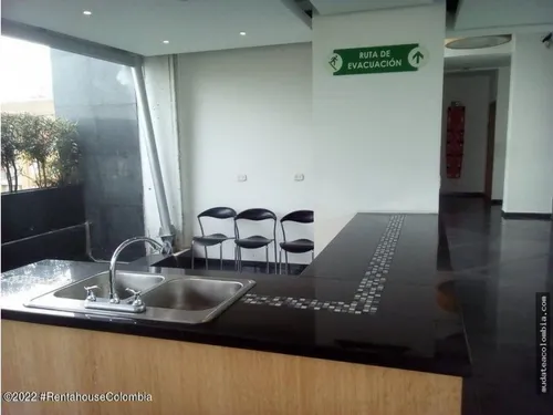 Comercial En Cedritos(bogota) Rah Co: 25-748
