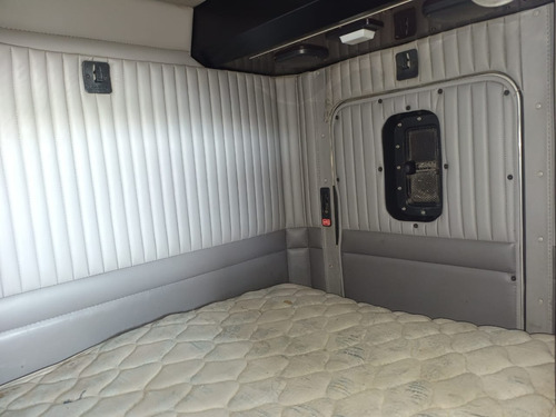 # 5016 Kenworth T800 2015