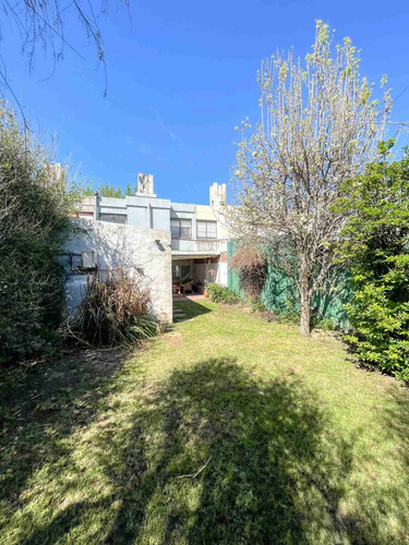 Casa En Venta En Pergamino Con Patio Y Cochera