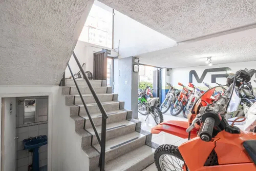Local En Arriendo En Santa Barbara Oriental. Cod A13034