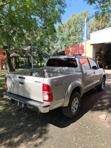 Toyota Hilux Sr 4x2 Dc