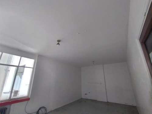 Imagen 2 de 7 de Oficina - Consultorio - Estudio - Taller - Depósito - Baulera - Centro - Monserrat