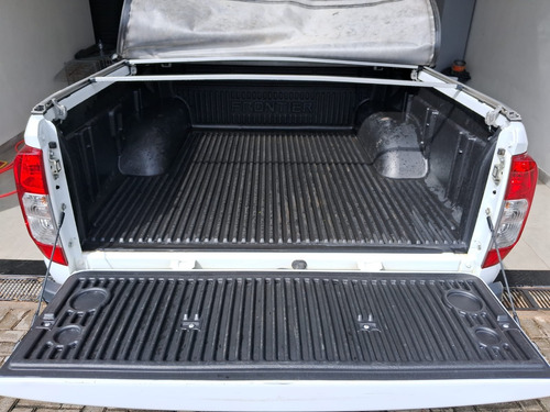Nissan Frontier 2.3 Attack Cab. Dupla 4x4 Aut. 4p