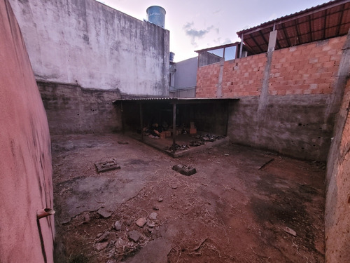 Casa De 3 Quarto, Três Banheiros , 1 Suíte,4 Salas