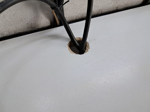 Escritorio Largo, Patas Metal S/cajonera C/det. No Envio Blanco (Usado)