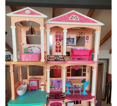 Casa De Barbie 3 Pisos. Marca Mattel