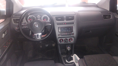 Volkswagen Suran 1.6 Highline 101cv