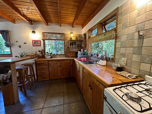 Venta De Casa 210 M2 En 1123 M2 Terreno - Villa La Angostura