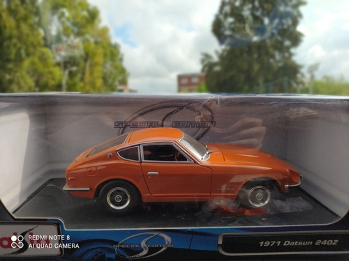 Datsun 240z Esc 1 18 Maisto Clásico 24cm En Caja Coleccion