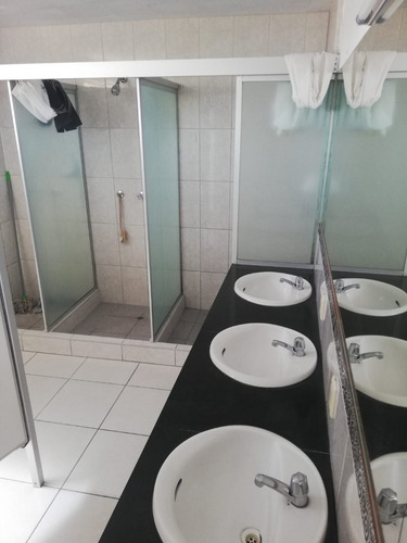 Habitación Para Caballeros Baño Compartido En La Campiña Upn