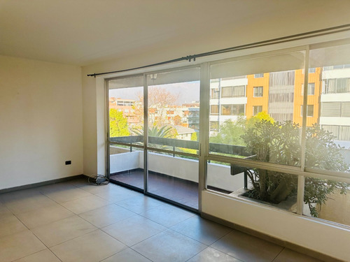 Estudio Con Terraza Vista 3 Cuadras Del Metro En Providencia