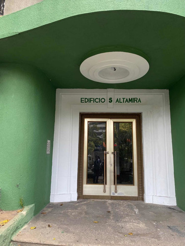 Imagen 2 de 30 de Altamira Edificio Para Remodelar O Hotel Frente A La Plaza