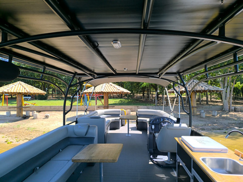 Pontoon - Vcat Aurora 900t