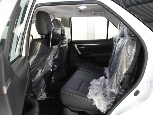 Imagen 3 de 4 de Toyota Fortuner Vx.r 2023