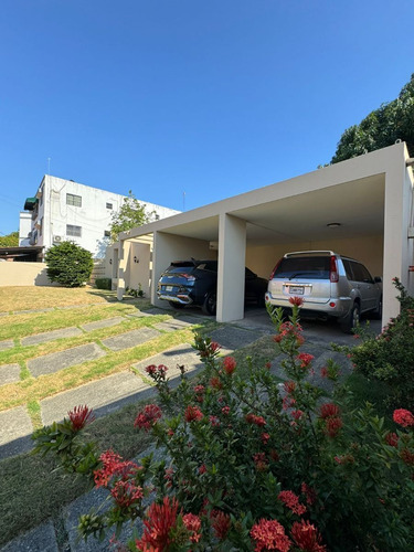 Casa En Venta En La Castellana De 3 Habitaciones