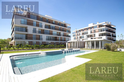 Departamento Con Jardin De 2 Dormitorios En Venta En Vilahaus, Pilar