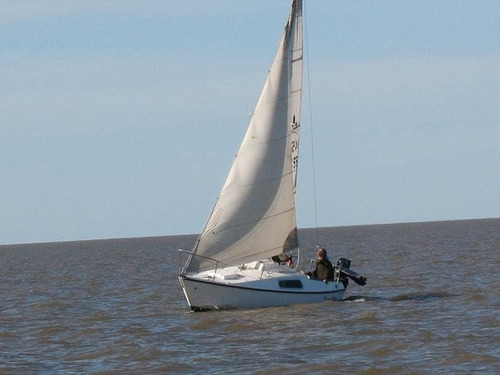 Oportunidad Velero Laser 5.60 Navegando.