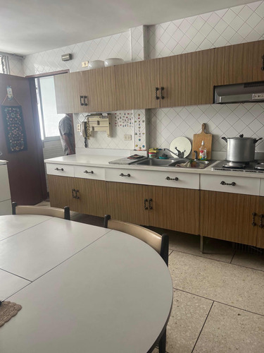 Ls Vendo Los Palos Grandes ,apartamento Muy Bien Ubicado