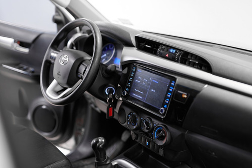 Imagen 11 de 15 de Toyota Hilux 2.4 Dc 4x2 Tdi Sr 2020