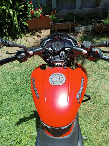 Bajaj Rouser Ns 200