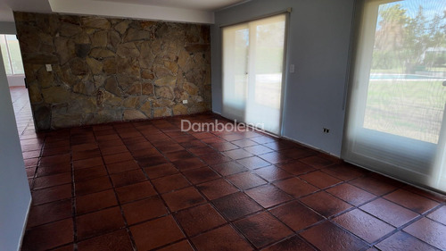 Casa En Venta En San Diego, Moreno