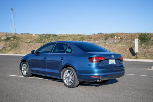Imagen 6 de 15 de Jetta Sportline Mk Vi 2018 Azul
