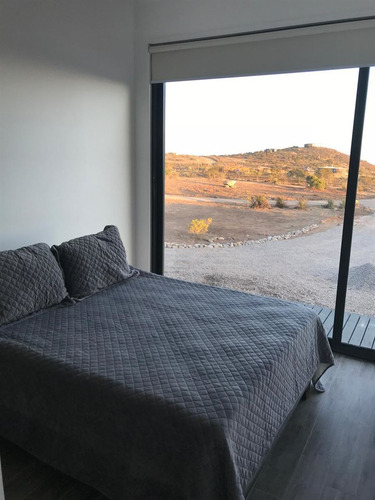 Casa Amoblada En Venta De 4 Dorm. En Los Molles