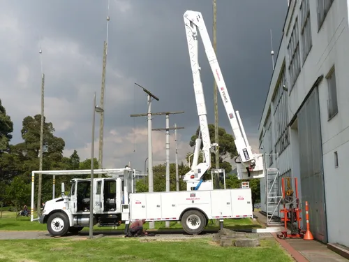 Grua Tipo Canasta Aislada