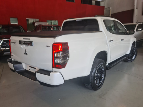 Mitsubishi L200 Triton 2.4 16V TURBO DIESEL SPORT HPE CD 4P 4X4 AUTOMÁTICO