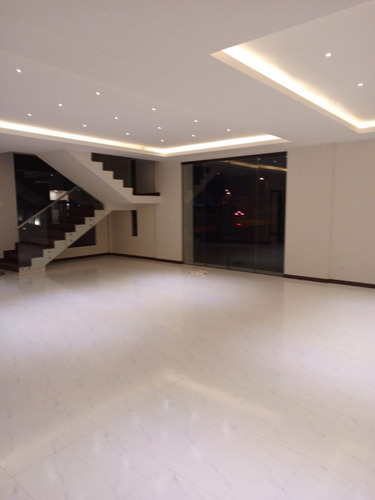 Casa De Lujo En El Urubo - Condominio Santa Cruz De La Colina