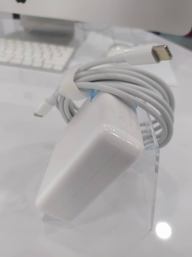 Imagen 4 de 6 de Apple Cargador Usb C Tienda Física Mci