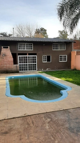Imagen 28 de 30 de Permuta - Casa De 8 Ambientes En Venta - Ituzaingo Norte