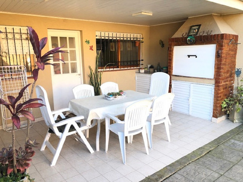 Imagen 7 de 17 de Casa Venta 4 Ambientes Martínez