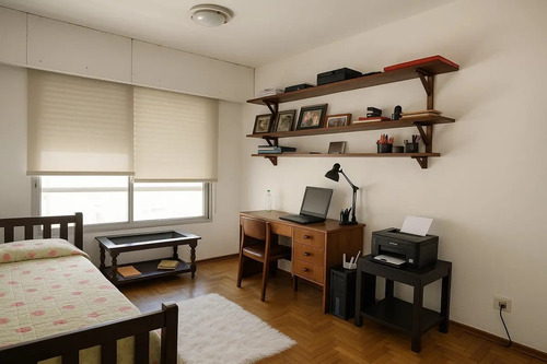 Alquilo Amplio Apartamento De Categoría, 3 Dormitorios, 3 Baños, Balcón, 2 Cocheras, Calefacción Y Más, Acepta Depósito De Garantia, Ubicado En Punta Carretas.