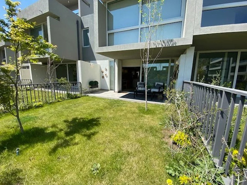 Arriendo Townhouse 4 D Nuevo, Chicureo